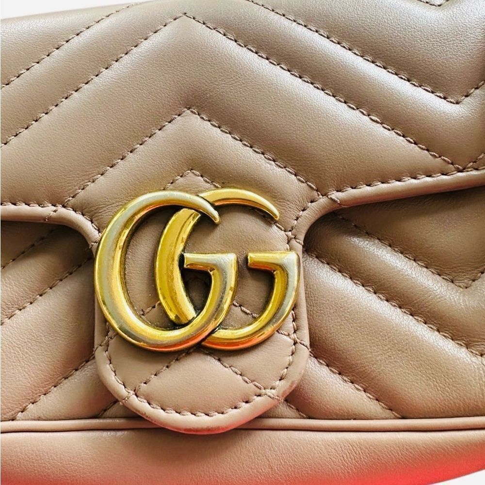 Gucci Marmont double G mini Beige Leather Crossbody Bag with Gold Chain - Picture 6 of 11